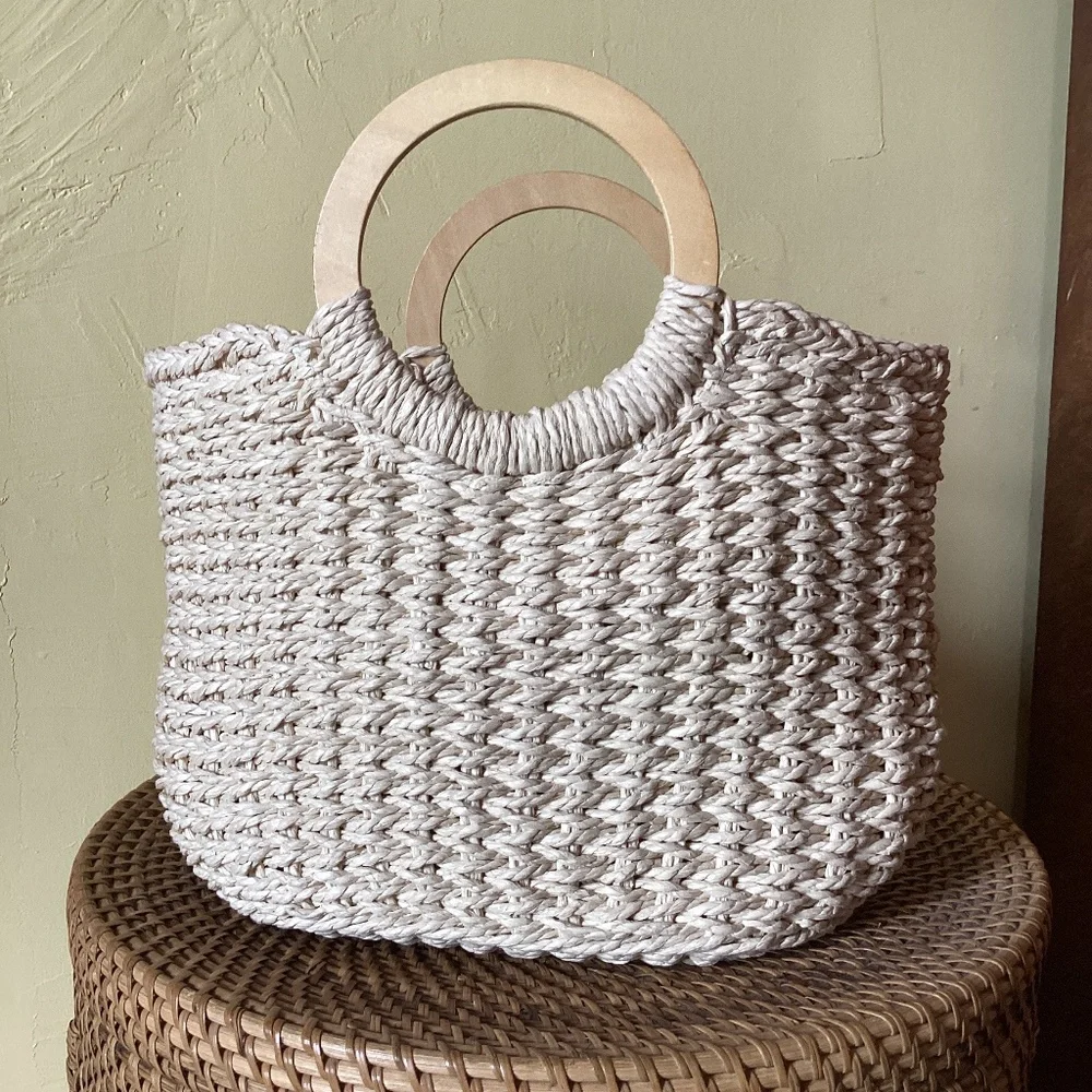 Do Everything in Love Tote Paper & Wood Summer Minimalist Beach Vacation Casual - Picture 1 of 6